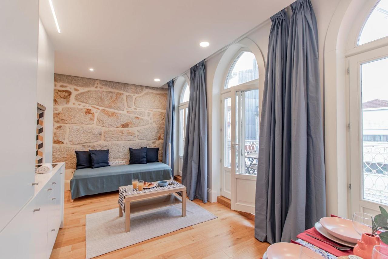 Sweet Studio Apartment W/ Big Balcony By Lovelystay Porto Luaran gambar