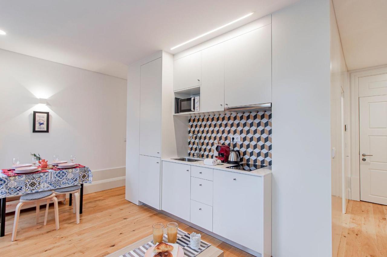 Sweet Studio Apartment W/ Big Balcony By Lovelystay Porto Luaran gambar