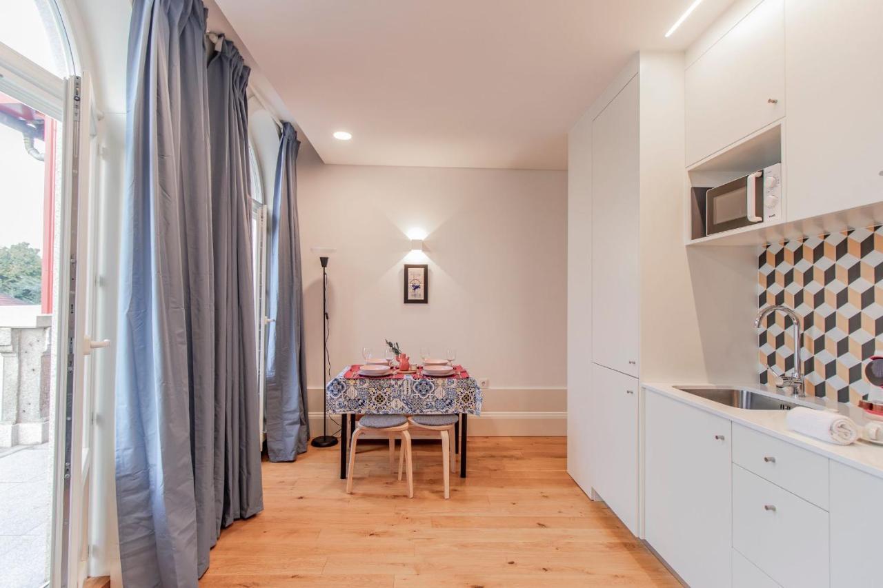 Sweet Studio Apartment W/ Big Balcony By Lovelystay Porto Luaran gambar