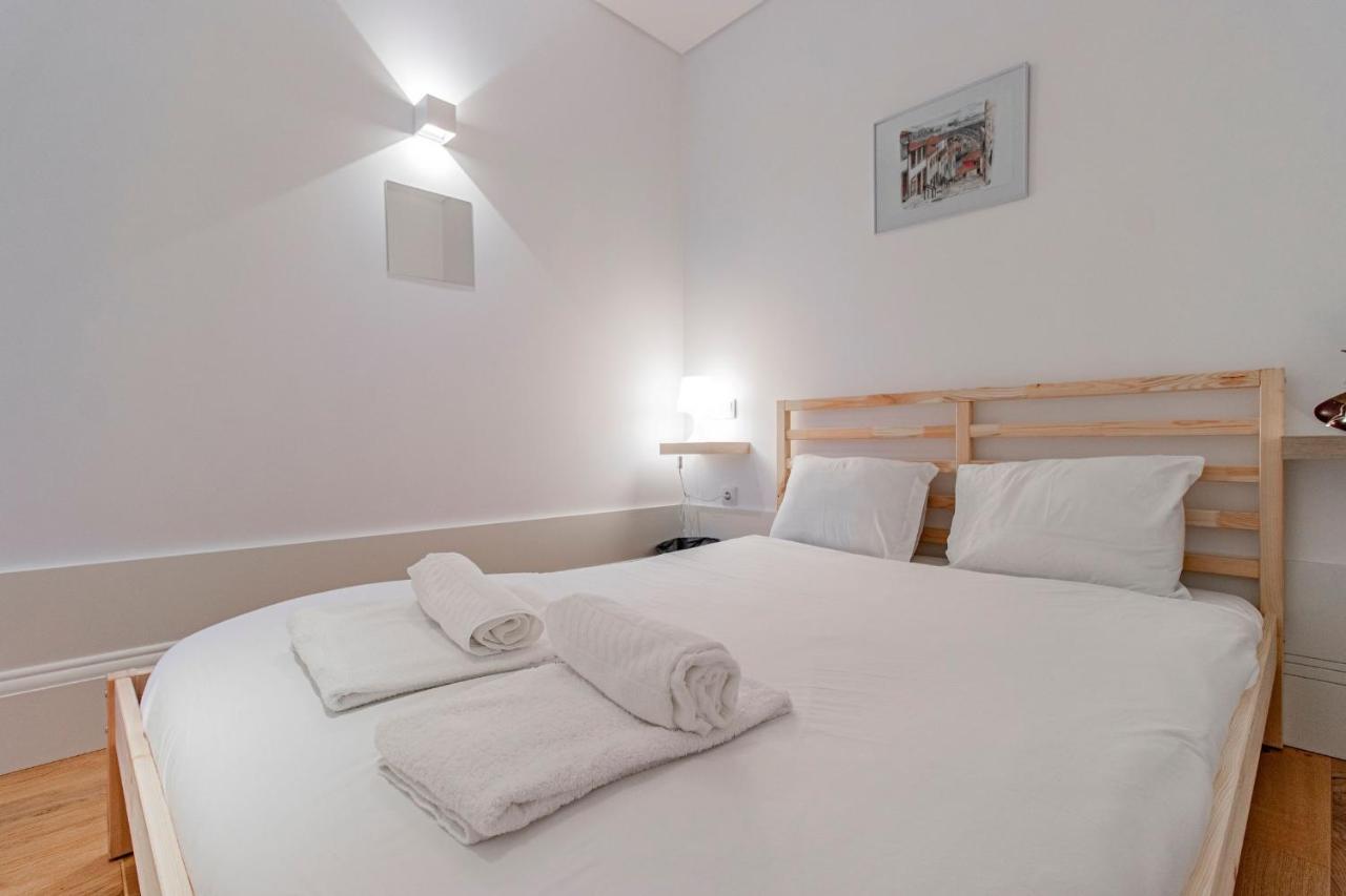 Sweet Studio Apartment W/ Big Balcony By Lovelystay Porto Luaran gambar
