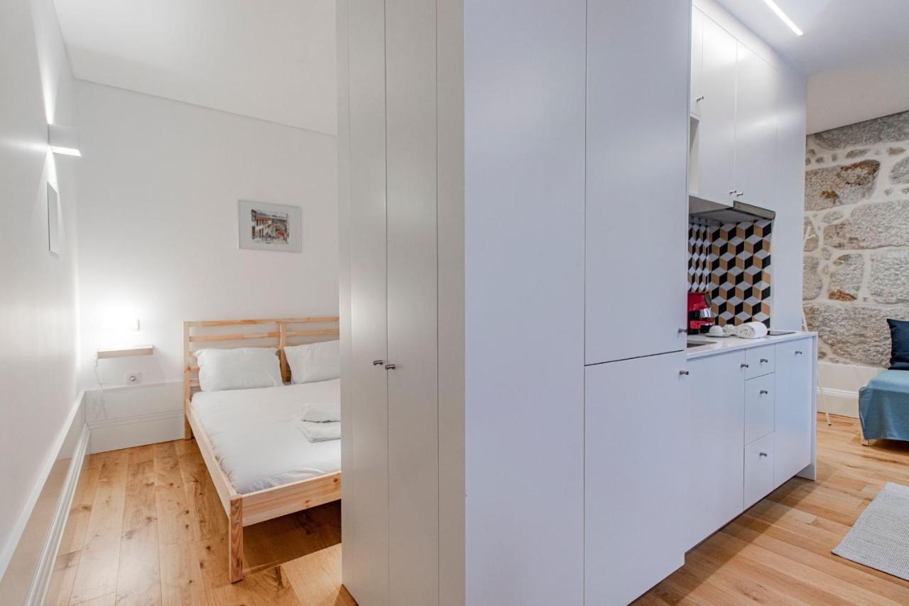 Sweet Studio Apartment W/ Big Balcony By Lovelystay Porto Luaran gambar
