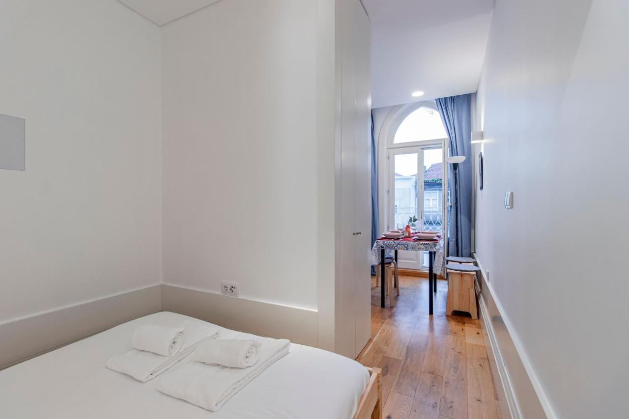 Sweet Studio Apartment W/ Big Balcony By Lovelystay Porto Luaran gambar