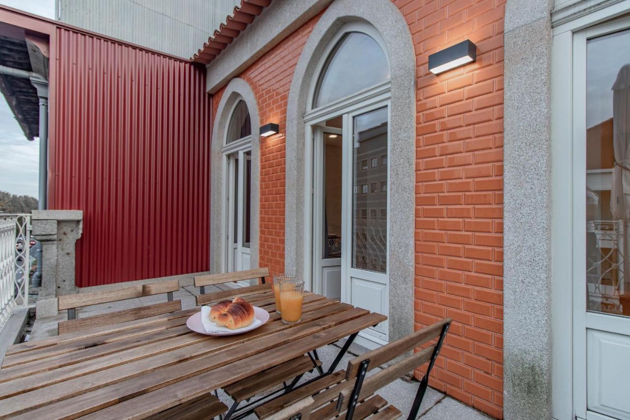 Sweet Studio Apartment W/ Big Balcony By Lovelystay Porto Luaran gambar